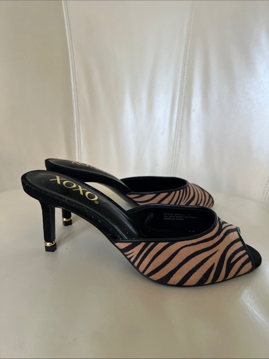 XOXO Shoes - New XOXO Onyx Zebra Print Peep Toe Mule Kitten Heels - Size 7